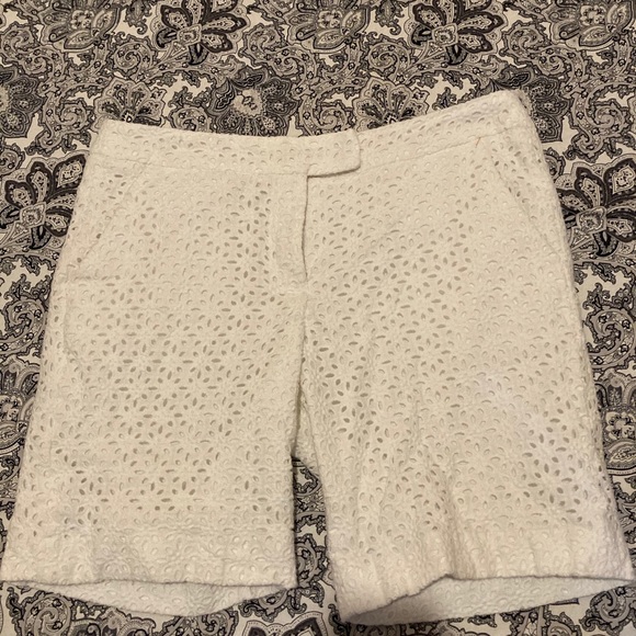 SAN TROPEZ WEST sz8 WHITE EYELET PATTERNED SHORTS - Picture 1 of 5